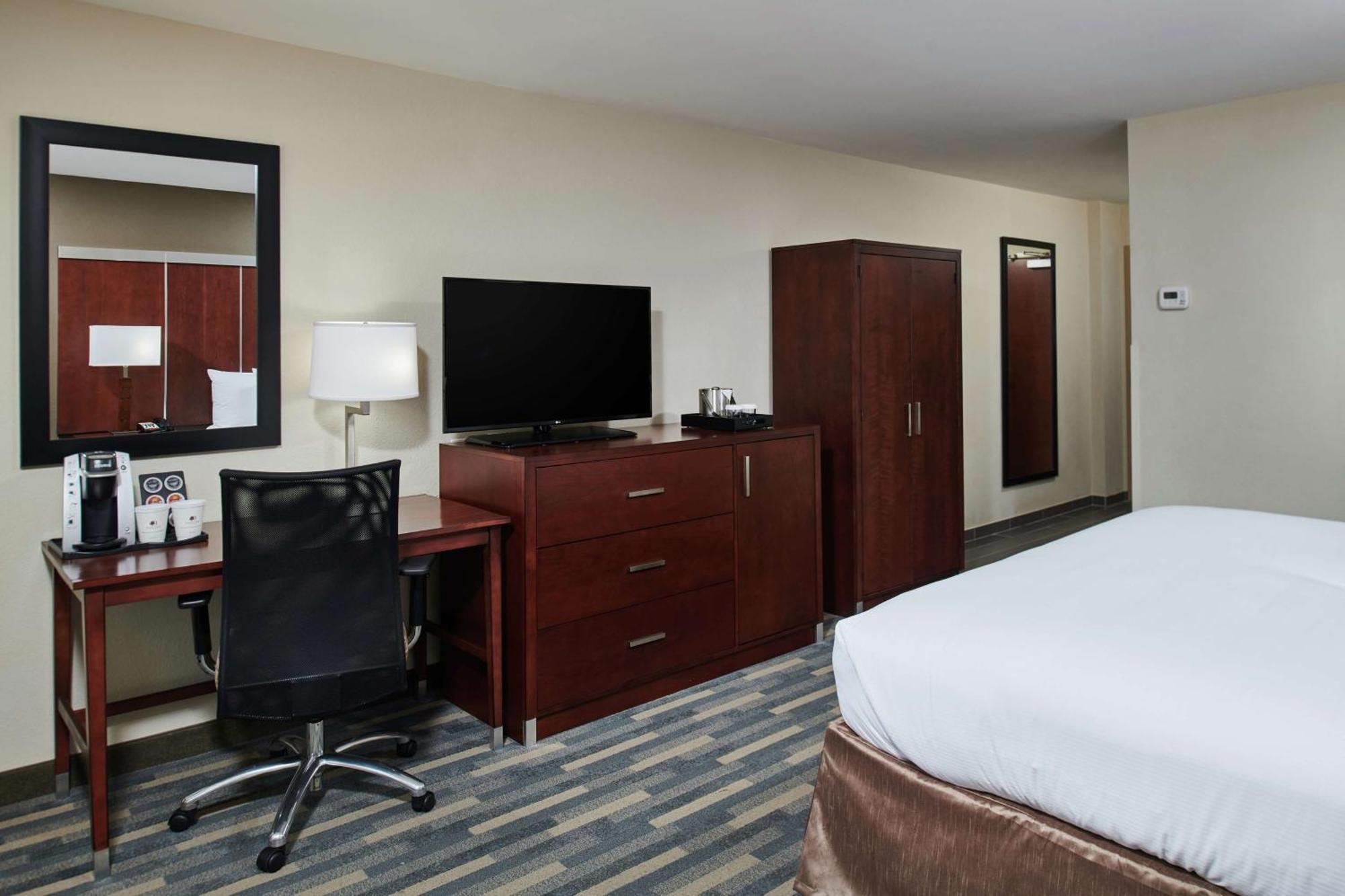 Doubletree By Hilton Crabtree Valley Hotel 4*