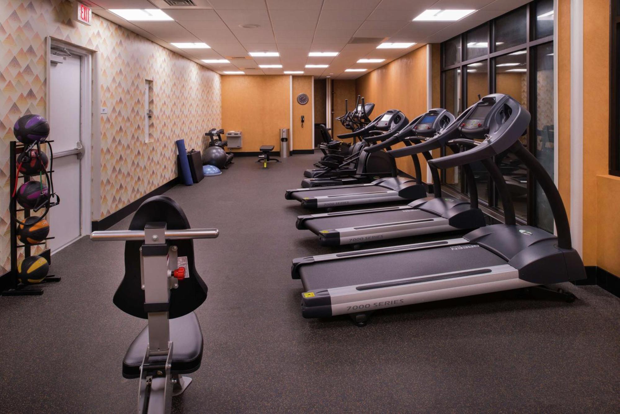 Doubletree By Hilton Crabtree Valley 4*