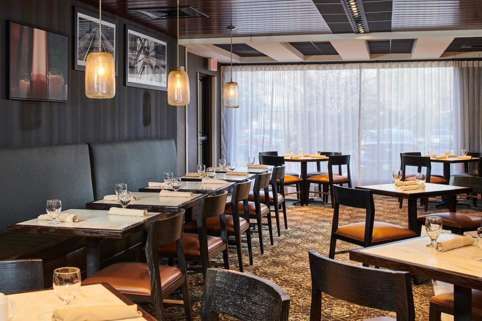 Hotel Doubletree By Hilton Crabtree Valley 4*