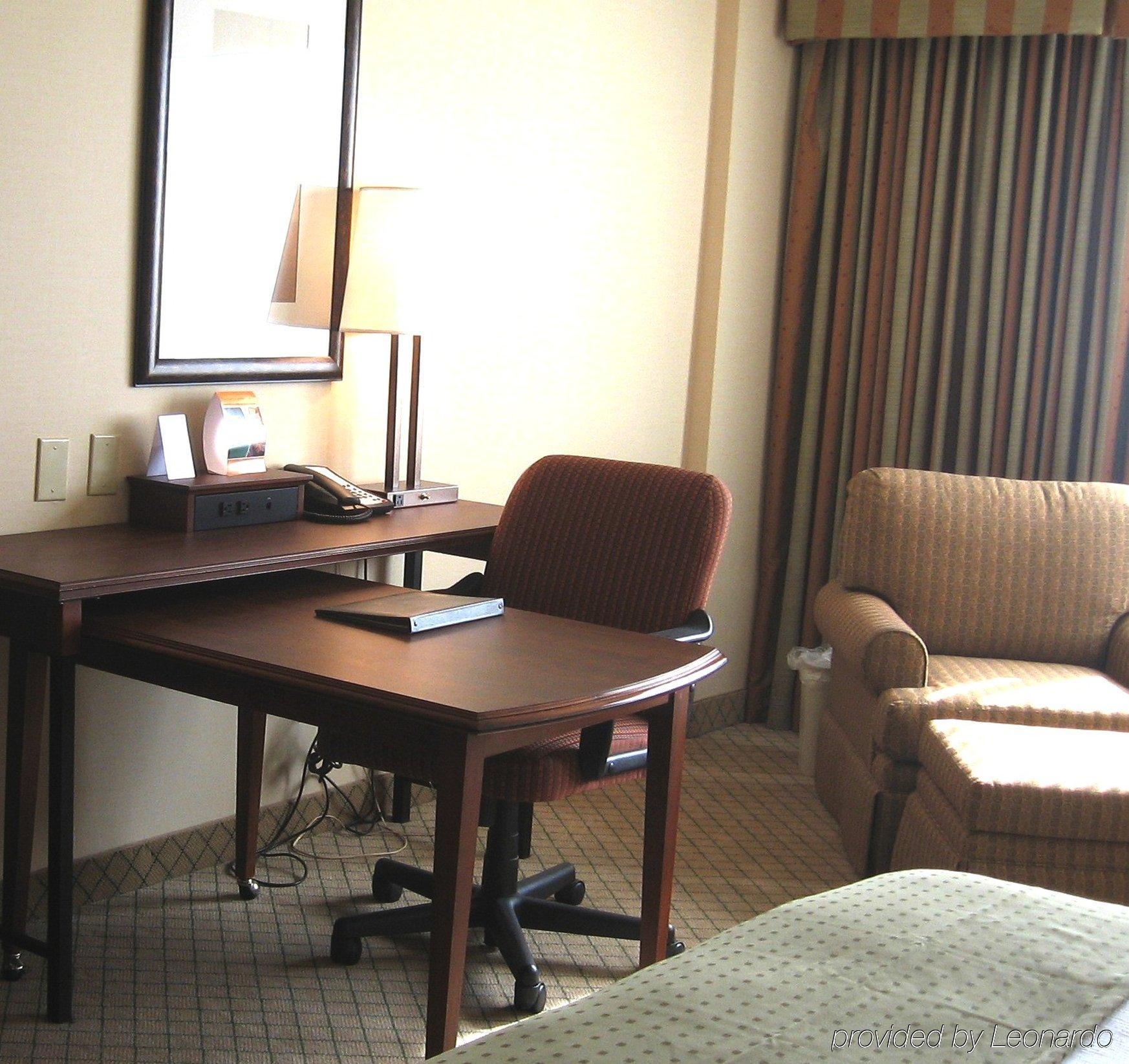 Doubletree By Hilton Crabtree Valley 4*